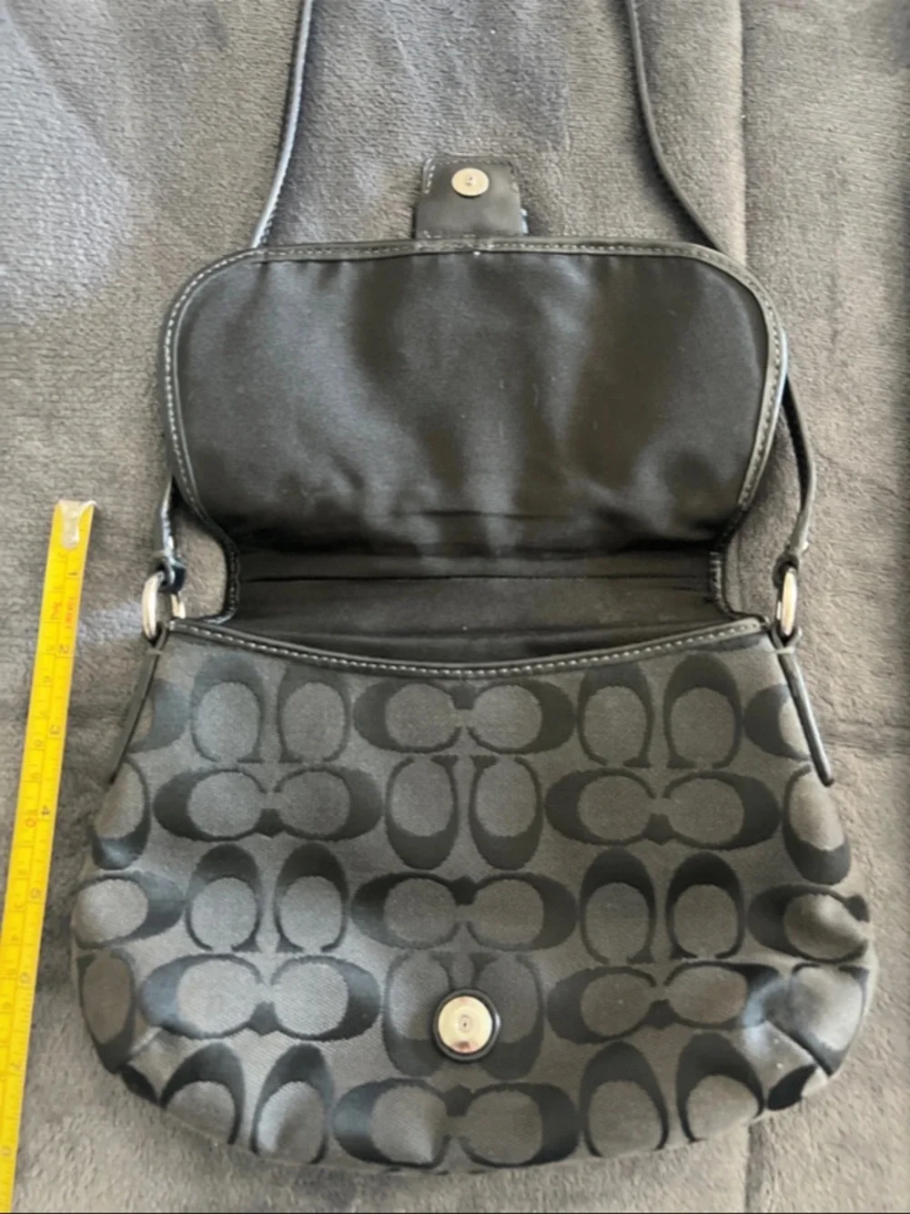 : Vintage Coach Soho Black Signature Canvas Crossbody Bag Y2K Buckle